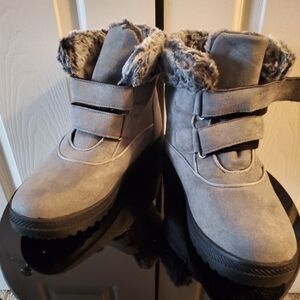 Gray Faux NEW Fur Lined Boots Sz 10